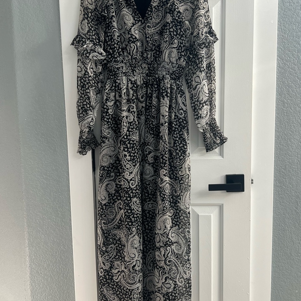 Express Black and White Long Sleeve Paisley Maxi Dress